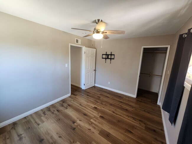 Building Photo - 3 Bedroom Single Story House in San Carlos