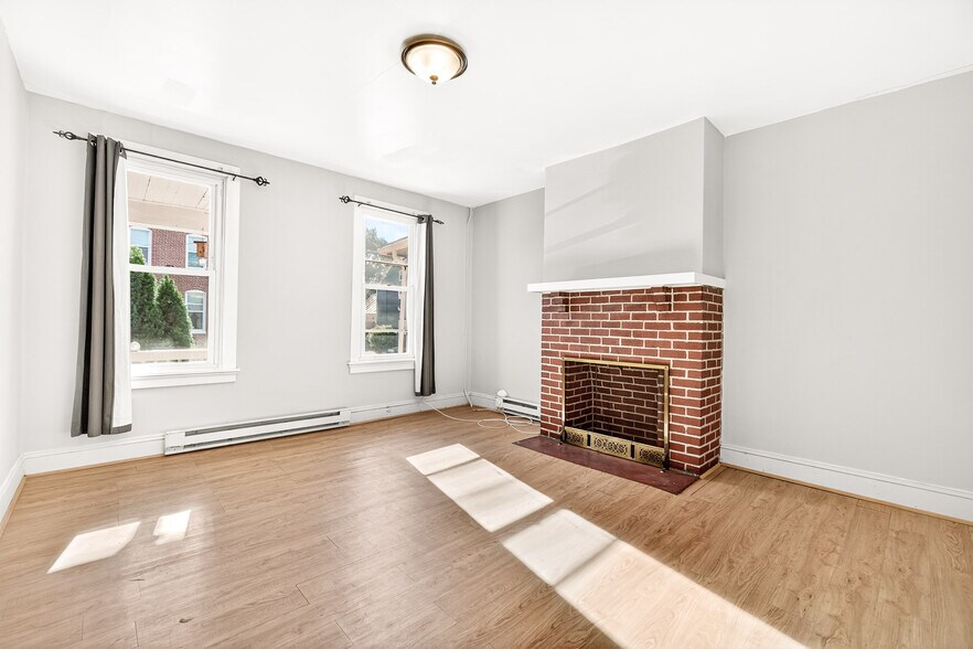 Primary Photo - 25 S Jefferson St
