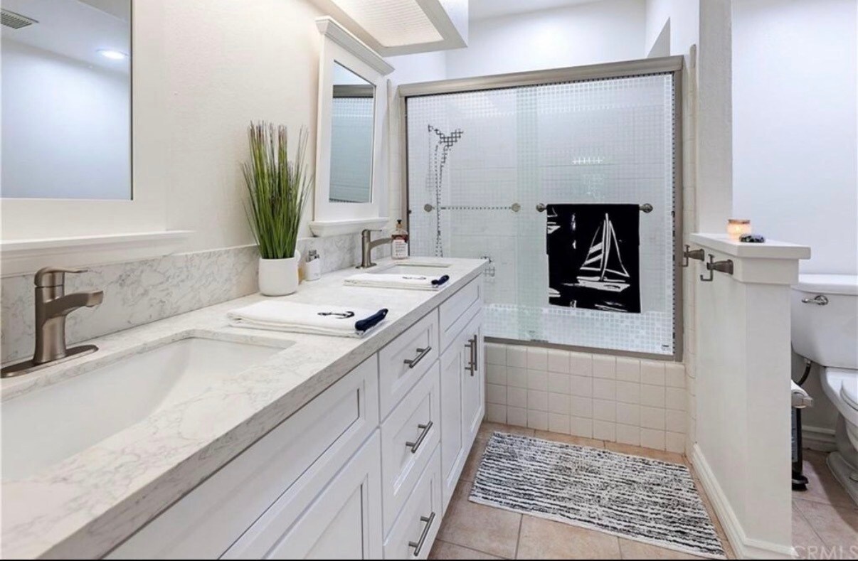 Building Photo - 5145 Tortuga Dr