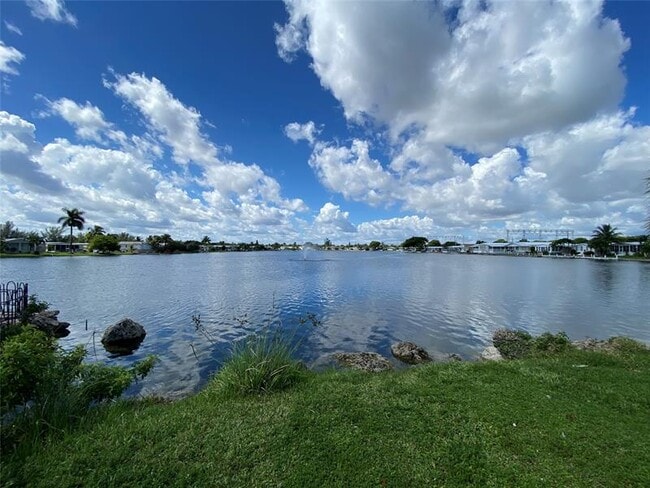 Building Photo - 5514 Lagoon Dr