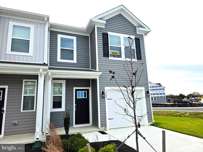 Primary Photo - 1424 Sugarplum Ln