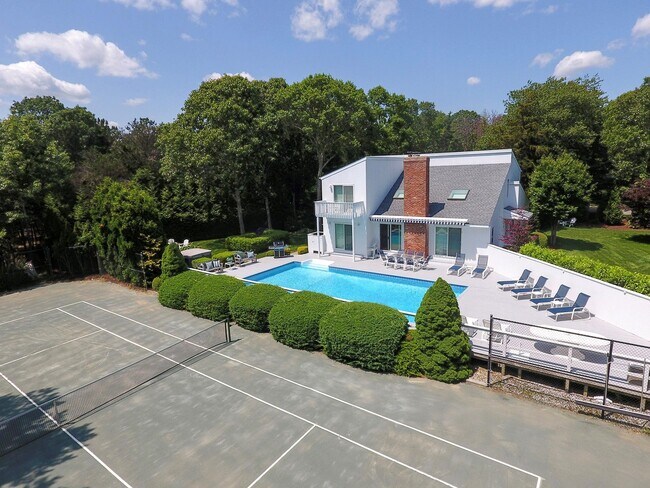 Building Photo - 5 Cedarfield Ln