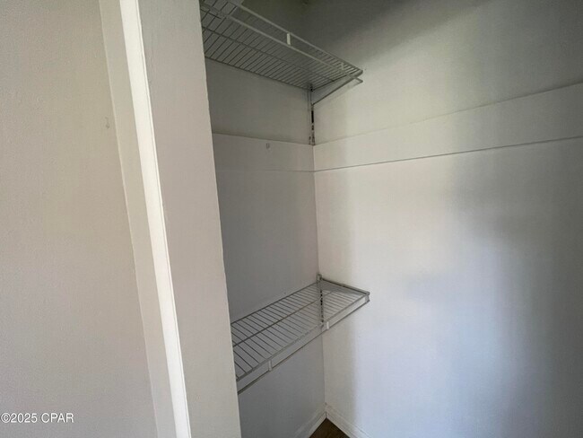 Building Photo - 2100 W Beach Dr