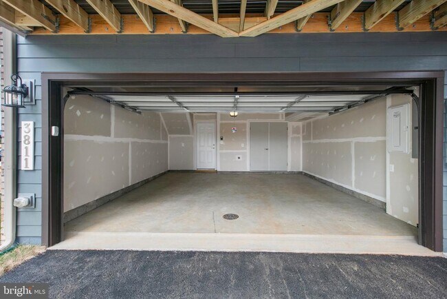 Building Photo - 3811 Shale Rdg Rd