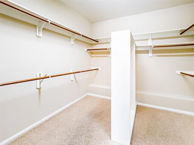 Building Photo - 4806 Lakefront Terrace Ct