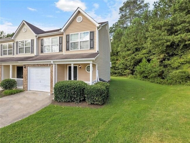 Building Photo - 6300 Hickory Ln Cir