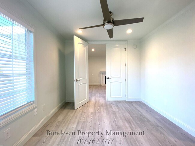 Building Photo - 1702 Algol Ct