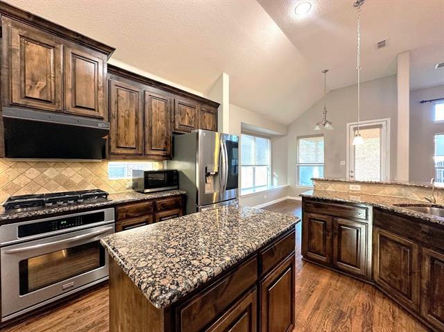 Building Photo - 2453 Ranchview Dr