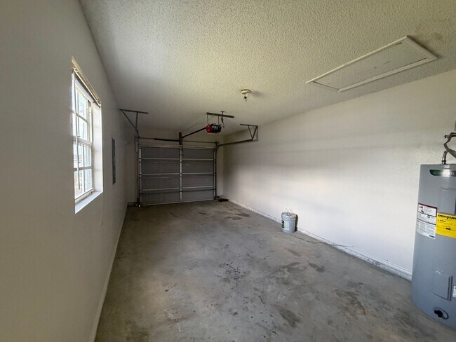 Building Photo - 73 Olive Dr