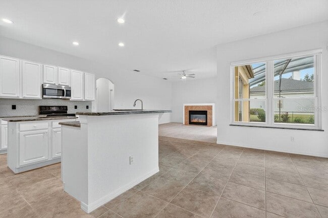 Building Photo - 10337 Pointview Ct