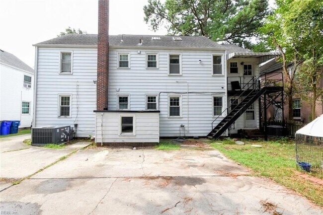 Building Photo - 1330 Monterey Ave