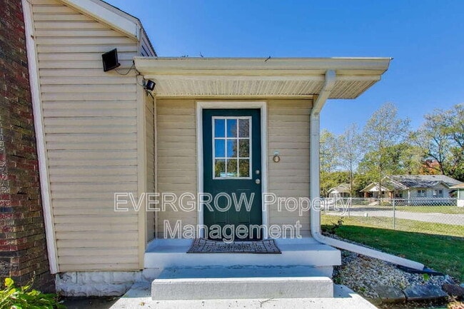 Building Photo - 321 Albany St