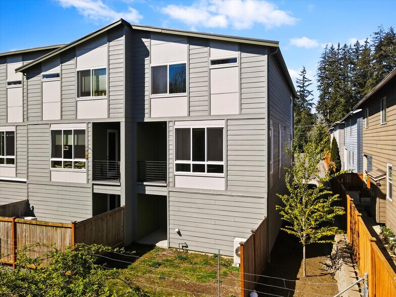 Building Photo - 17905 35th Ave SE