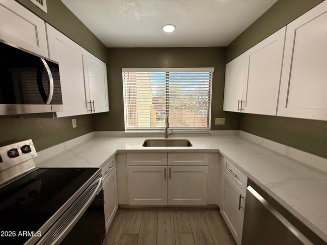 Building Photo - 1632 N El Camino