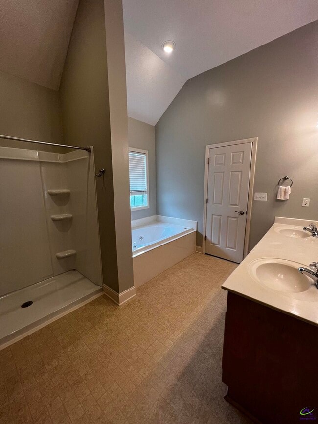 Building Photo - 306 Hummingbird Ln