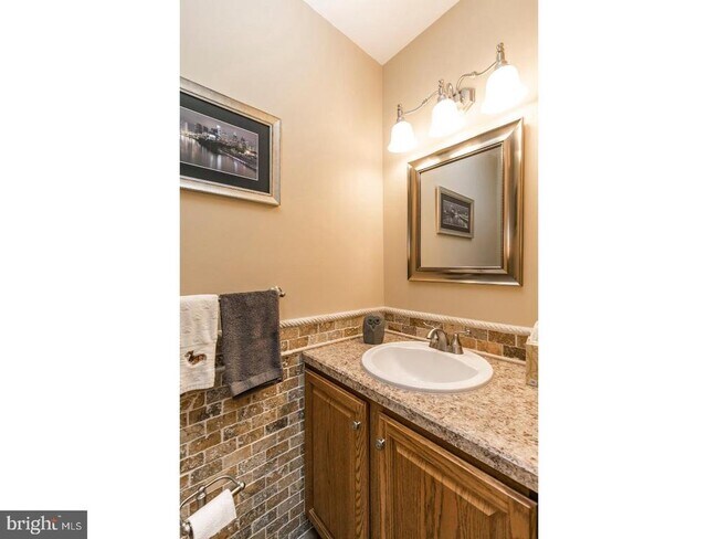 Building Photo - 202 Nelis Ct