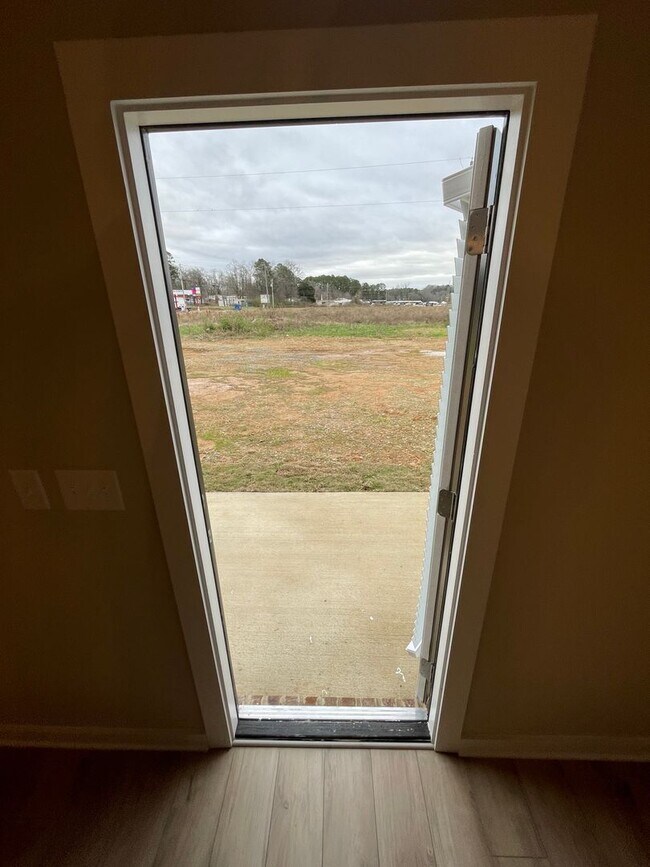 Building Photo - Home for Rent in Oak Grove, AL!!! Available to View with 48 Hour Notice!!!