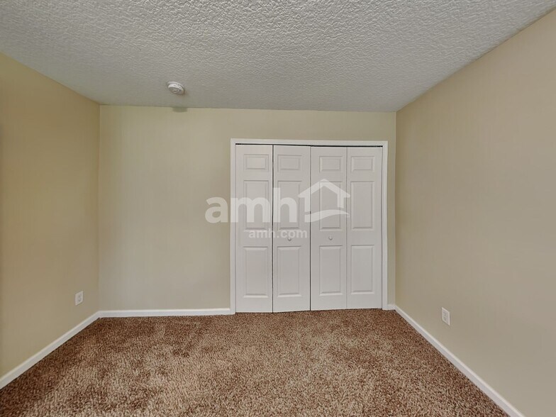 Building Photo - 625 S Tree Garden Dr
