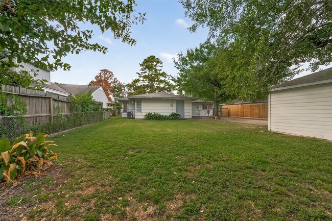 Building Photo - 3314 Westridge St