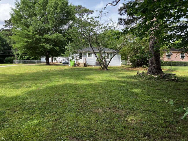 Building Photo - 1450 Blue Ridge Terrace