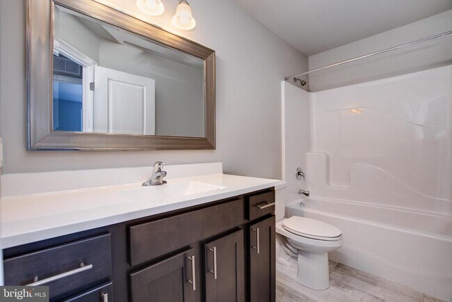 Building Photo - 6110 Sawgrass Ct