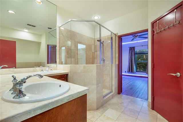 Building Photo - 1016 Liberty St