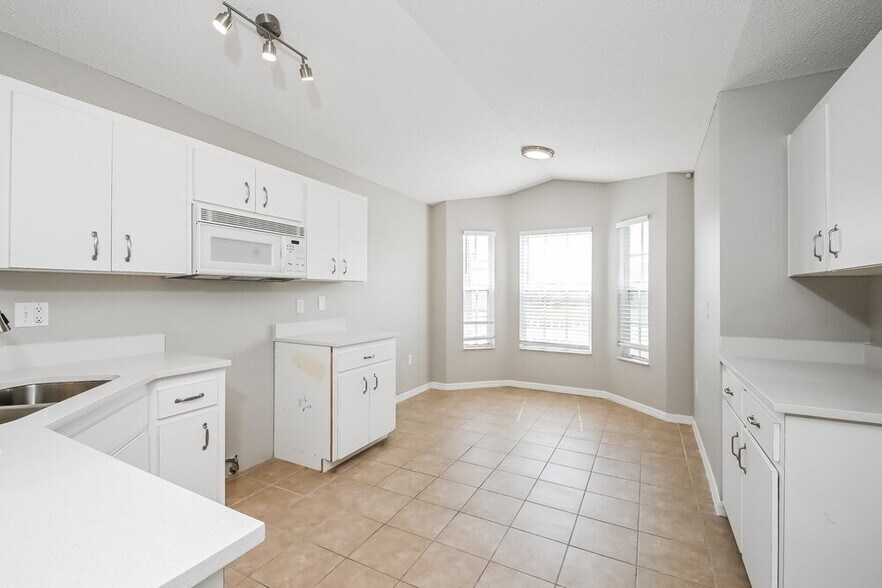 Building Photo - 3740 Imperial Dr