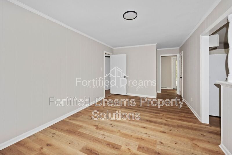 Building Photo - 1806 Heilwood Dr