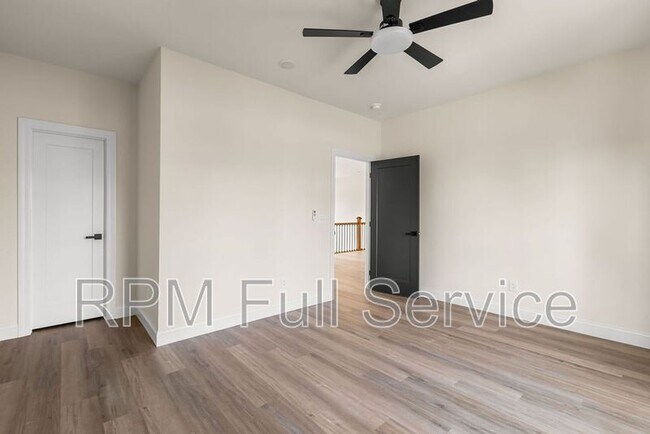 Building Photo - 2134 25th Ave N