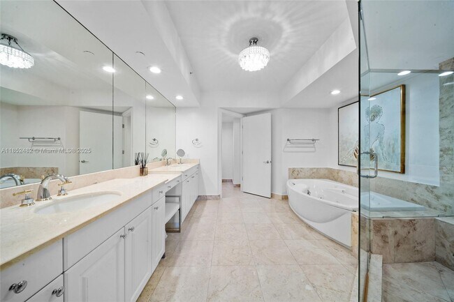 Building Photo - 20201 E Country Club Dr