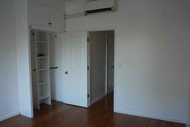 Building Photo - 40 Van Reypen St