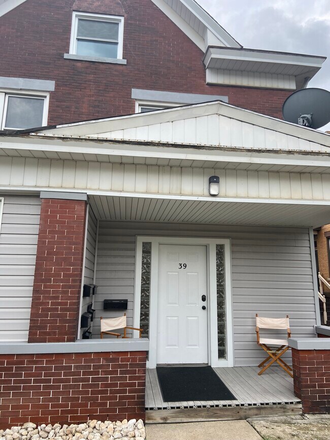 Primary Photo - 39 Maple Ave