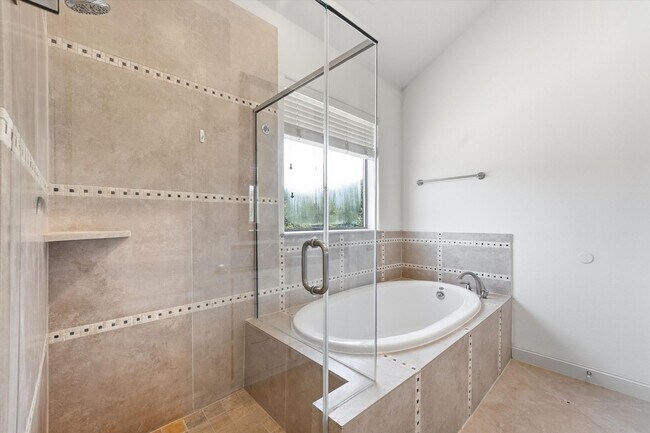 Building Photo - Awesome Two Story town home located in the heart of the city!
