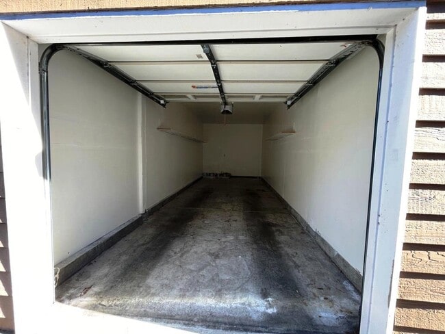 Building Photo - 2546 Alveswood Cir