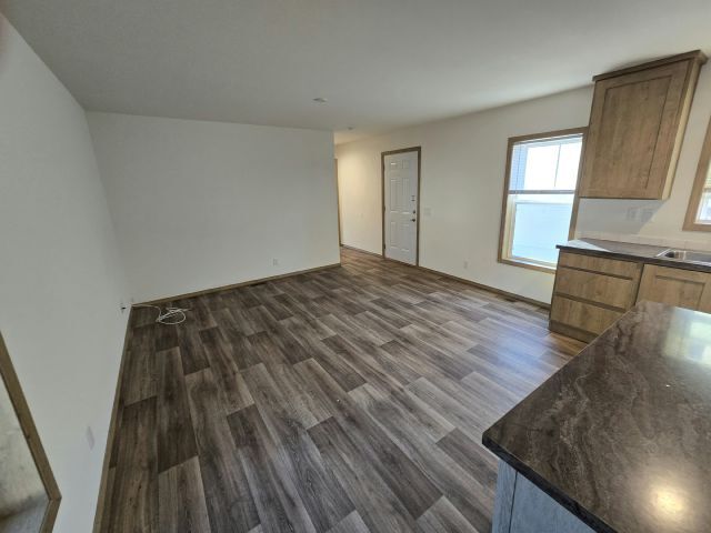Building Photo - 127 Laurinda Ln