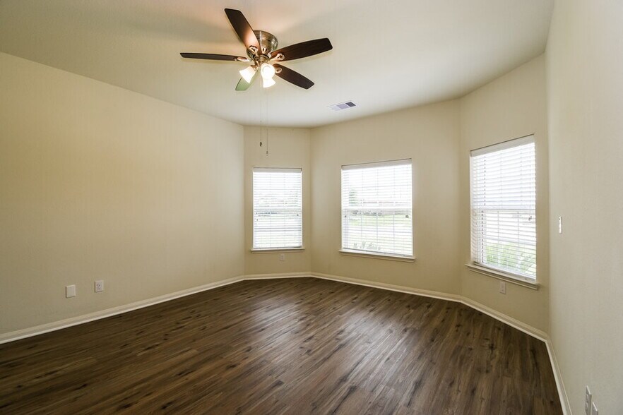 Building Photo - 2435 Golden Brandy Ln