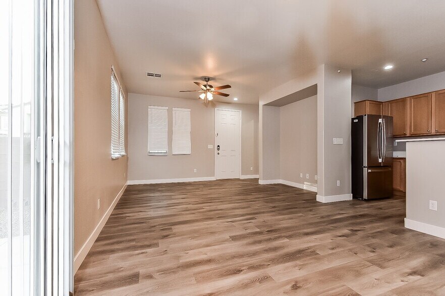 Building Photo - 10721 Mystic Shore Ave