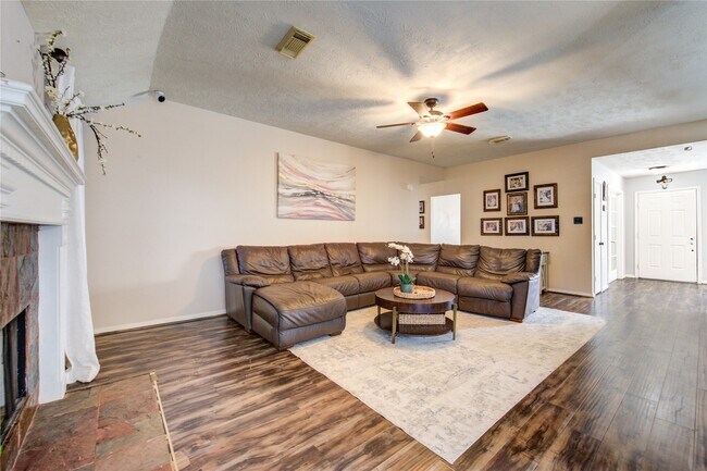 Building Photo - 5143 W Harrow Dr