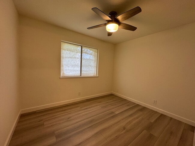 Building Photo - Total remodel - New kitchen, new bathroom, new appliances, new electrical, new paint, new floors