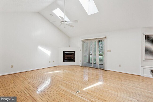 Building Photo - 14610 Balsam Ct
