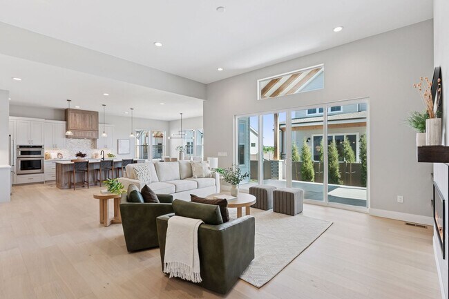 Building Photo - New Charming Berthoud Home with Modern Com...