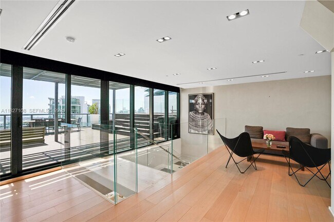 Building Photo - 650 NE 32nd St