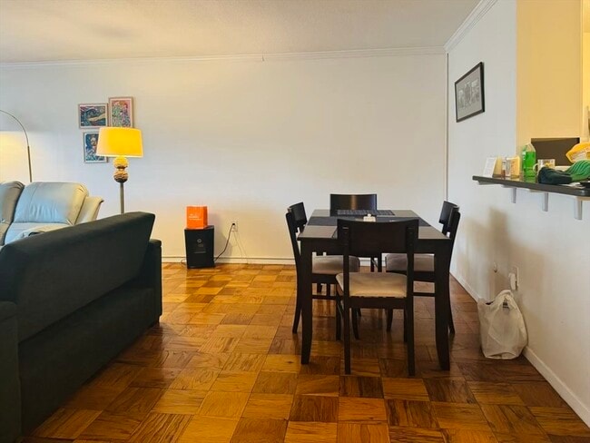 Building Photo - 2 Hawthorne Pl