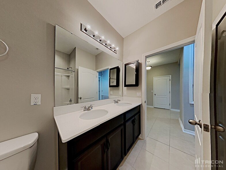 Building Photo - 3273 Zander Dr