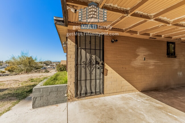 Building Photo - 1402 W Mercer Ln