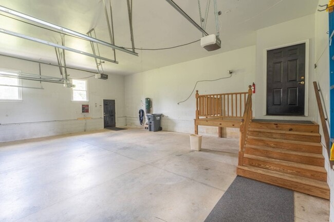 Building Photo - 785 Glenwood Dr