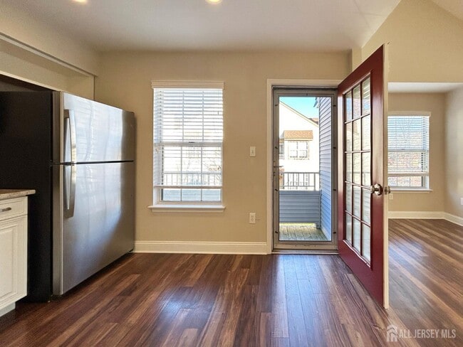 Building Photo - 3108 Vroom Dr