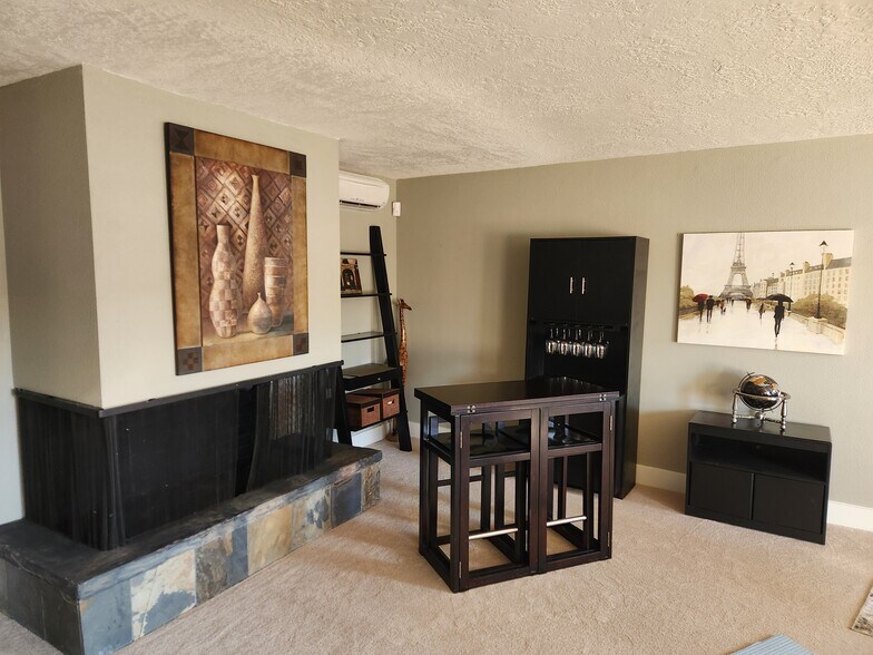 Building Photo - 6050 SW Taylors Ferry Rd