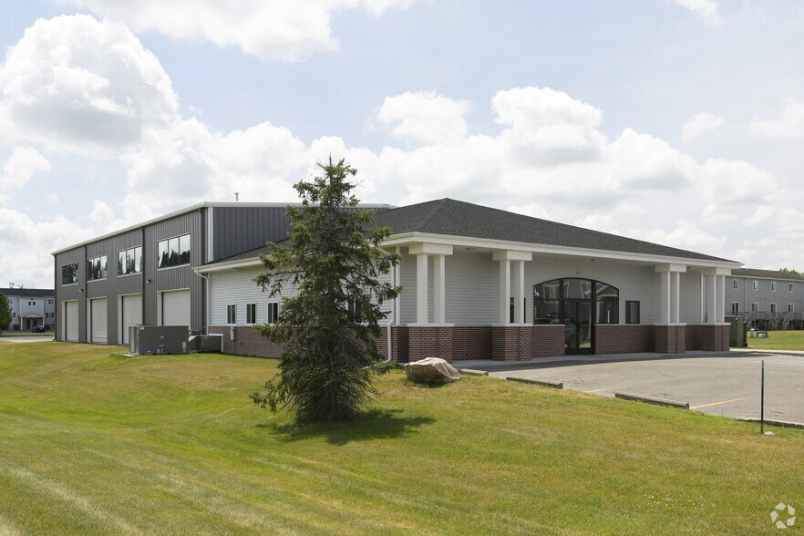 Primary Photo - Tallgrass Apartments