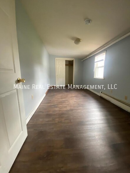 Building Photo - 2412 Western Ave